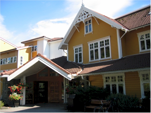 solstrand exterior detail